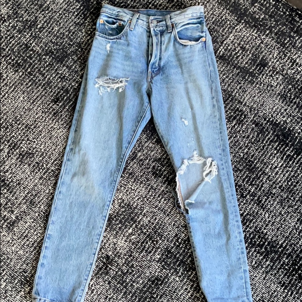Levi’s women’s distressed 501 jeans size 27